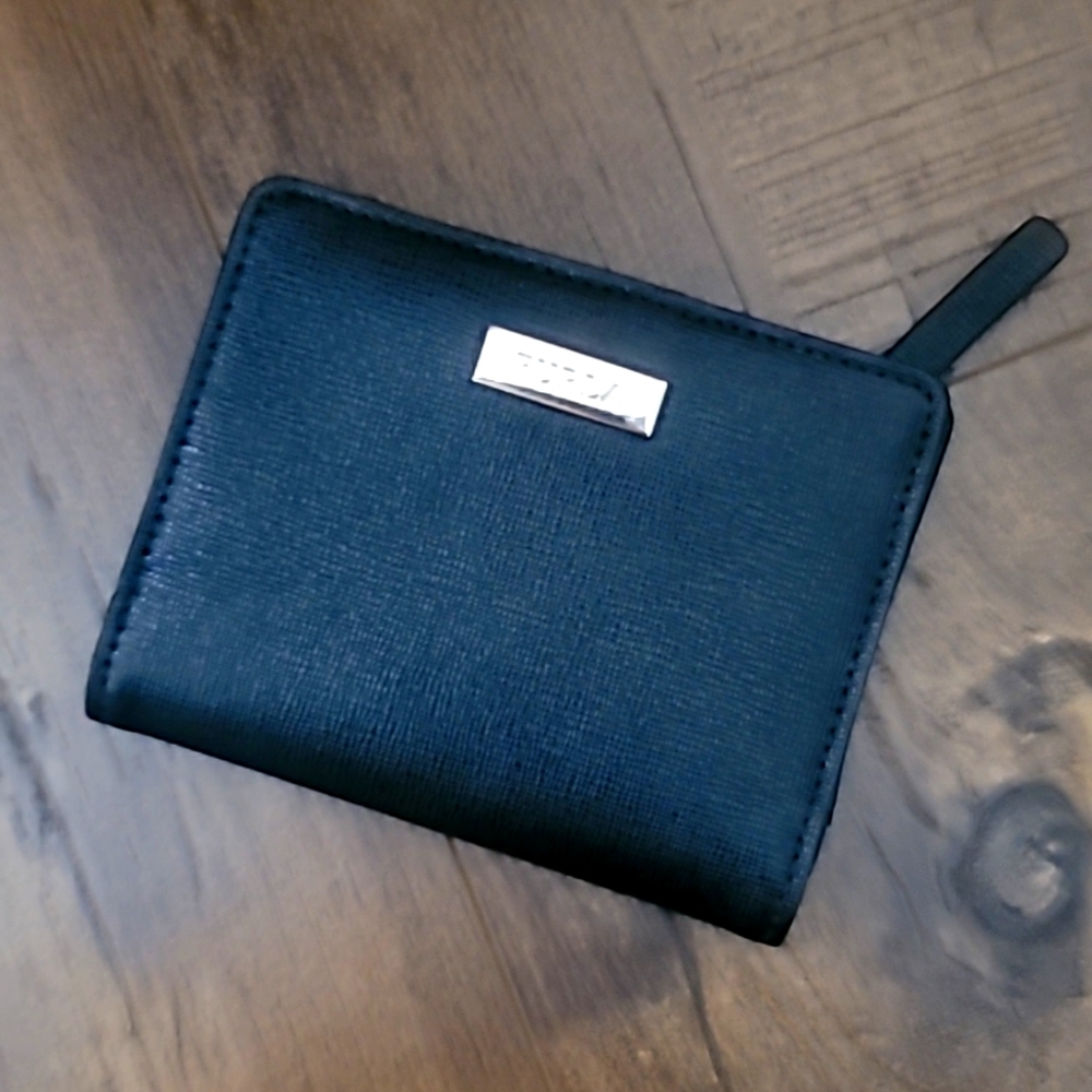 Furla waller